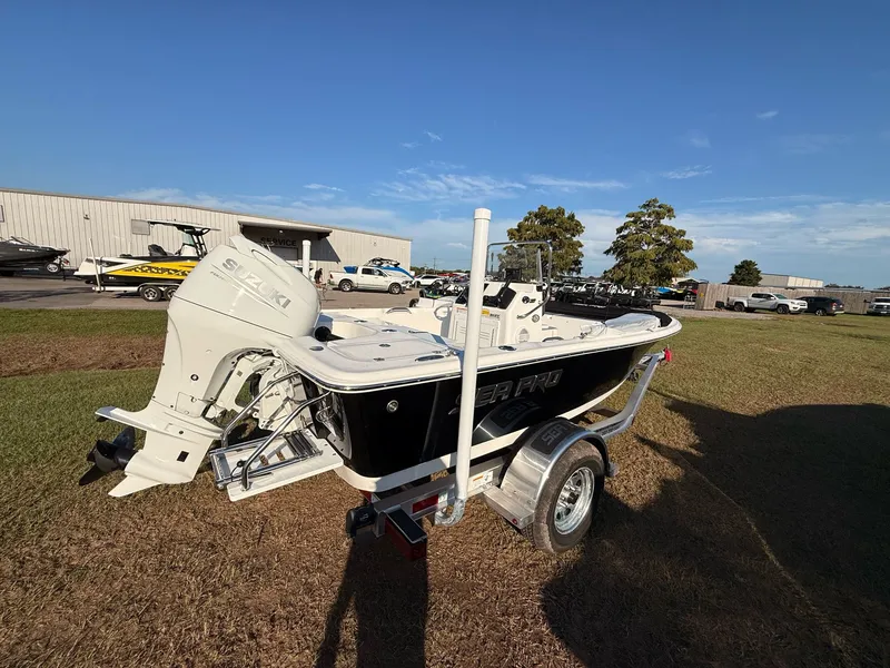 Slide: The Image of Sea Pro 172 Bay Series 2026 - 3