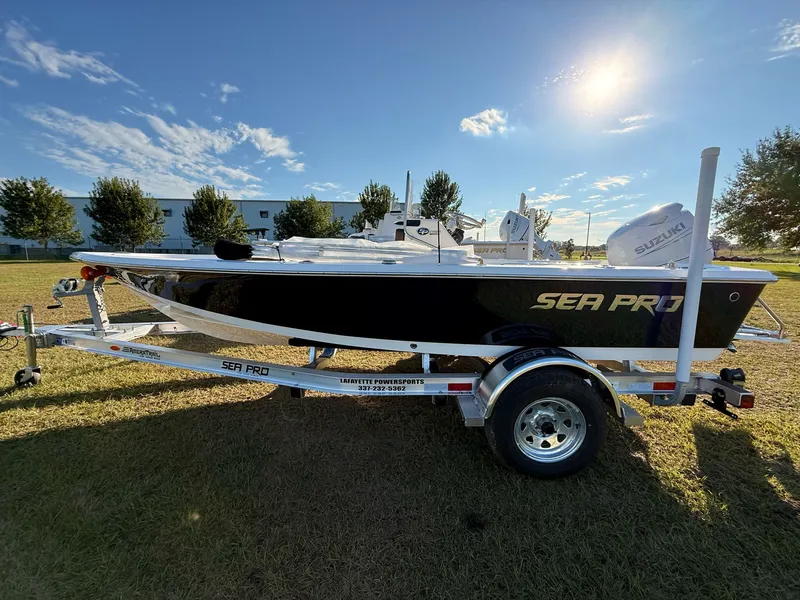 Slide: The Image of Sea Pro 172 Bay Series 2026 - 6