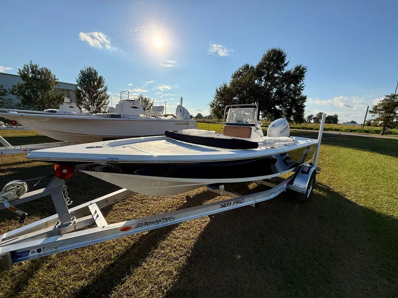 Slide: The Image of Sea Pro 172 Bay Series 2026 - 7