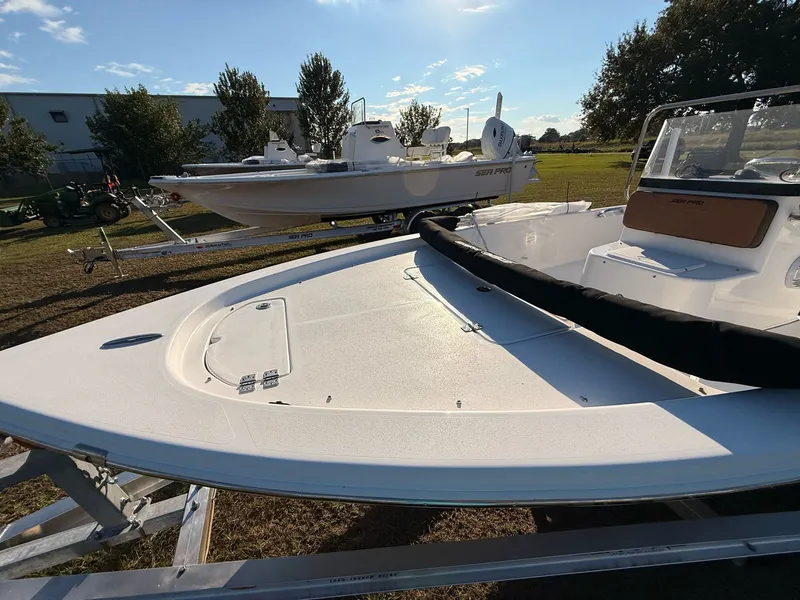 Slide: The Image of Sea Pro 172 Bay Series 2026 - 8