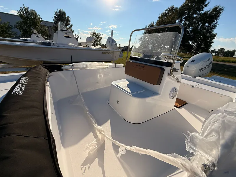 Slide: The Image of Sea Pro 172 Bay Series 2026 - 9