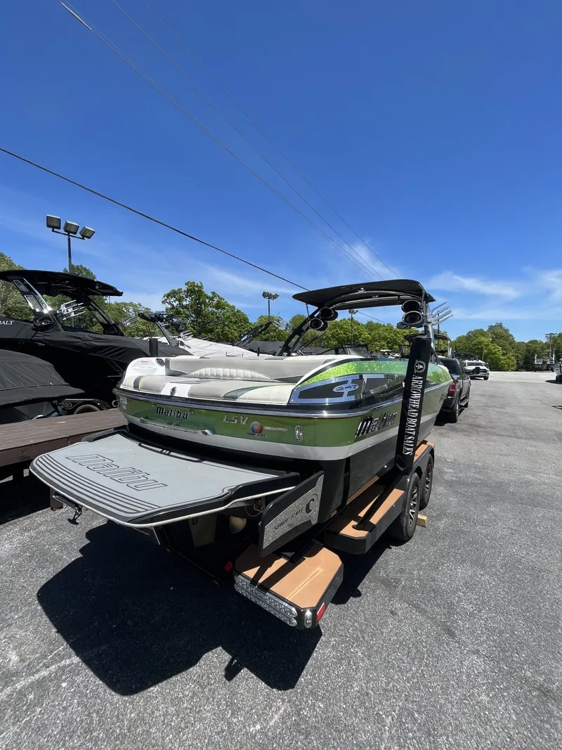 Slide: The Image of Malibu W247LSV 2014 - 7