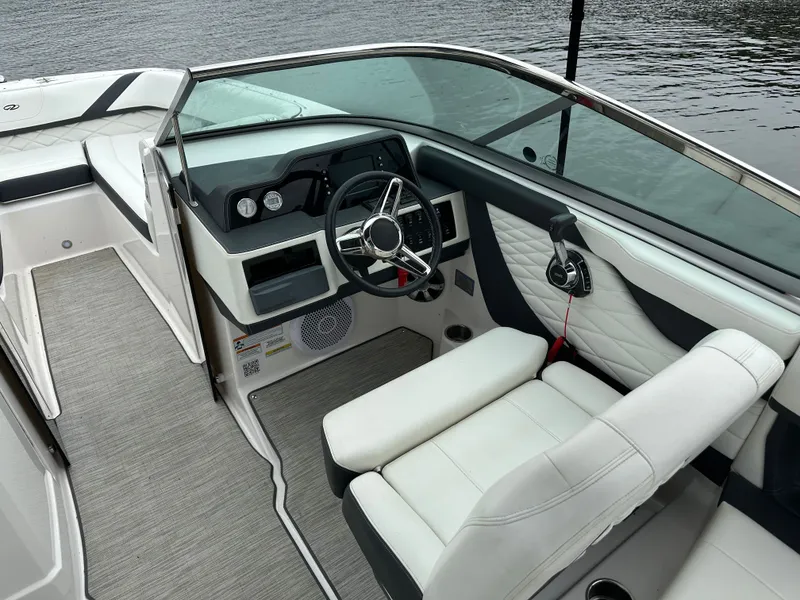 Slide: The Image of Regal 26 FasDeck 2018 - 12