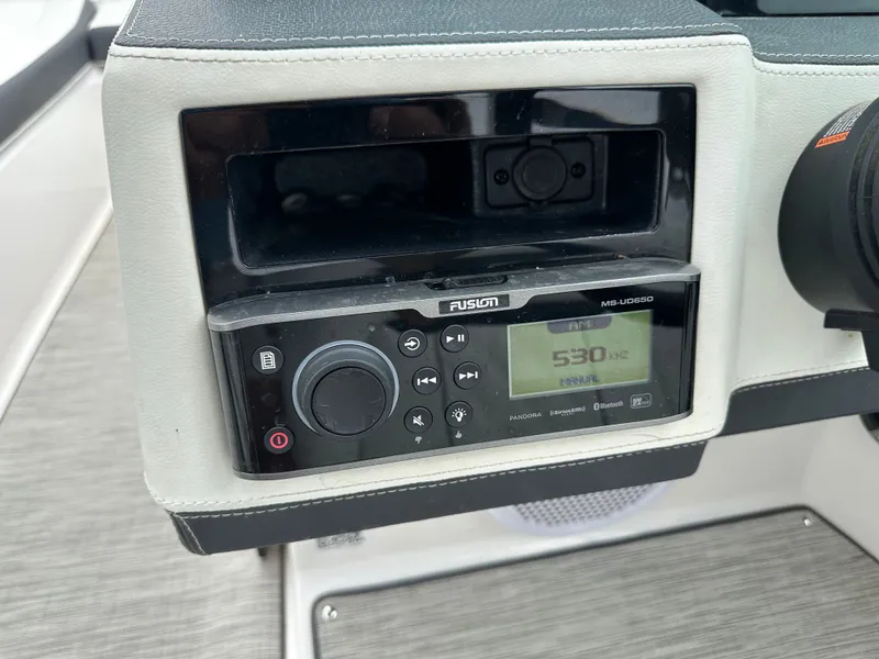 Slide: The Image of Regal 26 FasDeck 2018 - 13