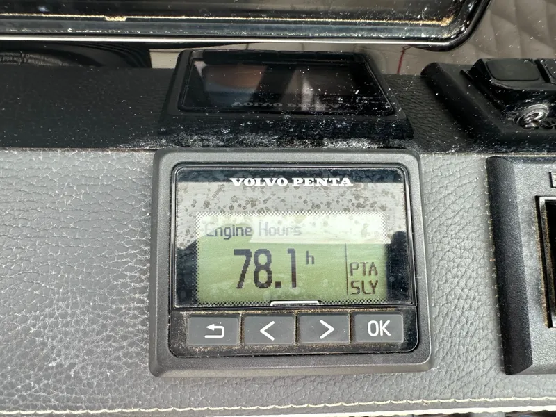 Slide: The Image of Regal 26 FasDeck 2018 - 17