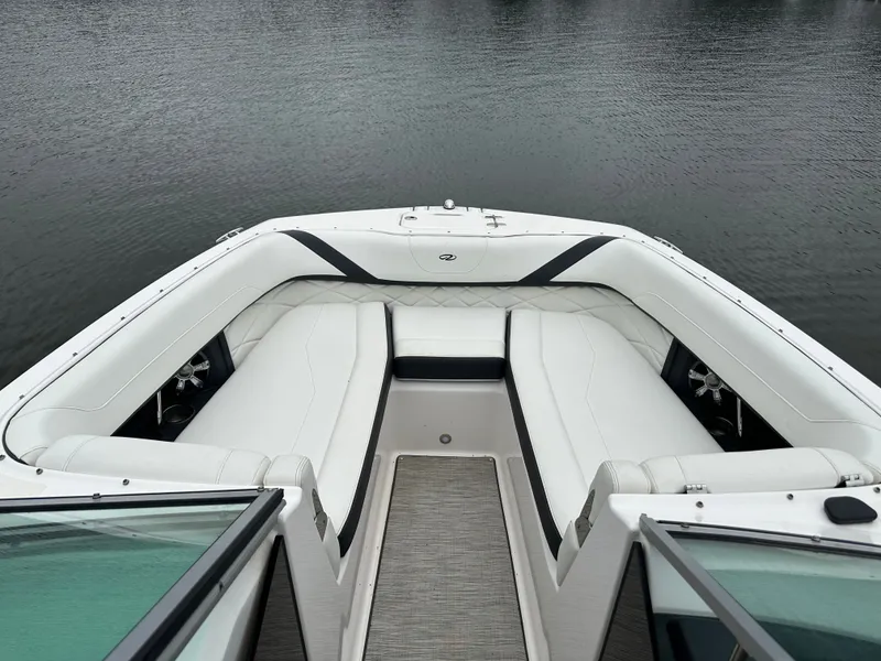 Slide: The Image of Regal 26 FasDeck 2018 - 21