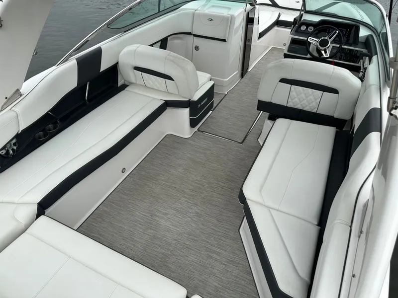 Slide: The Image of Regal 26 FasDeck 2018 - 7