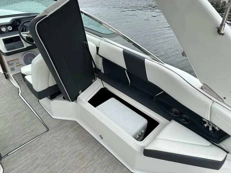 Slide: The Image of Regal 26 FasDeck 2018 - 9