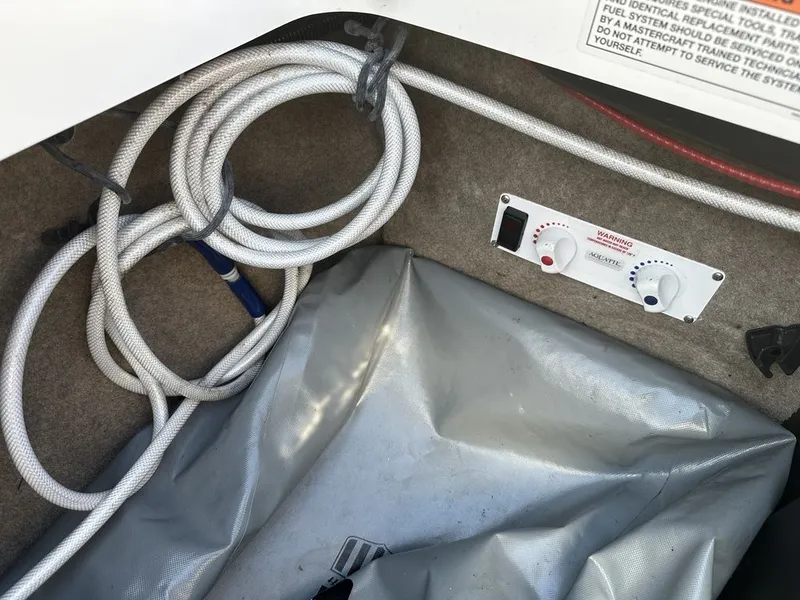 Slide: The Image of MasterCraft XT22 2019 - 10