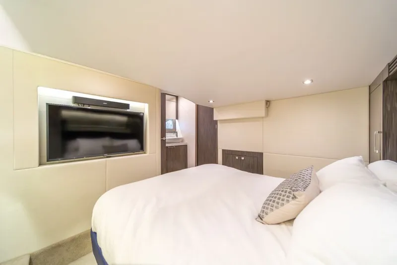 Slide: The Image of Sea Ray Sundancer 510 Signature 2018 - 33