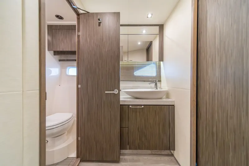 Slide: The Image of Sea Ray Sundancer 510 Signature 2018 - 35