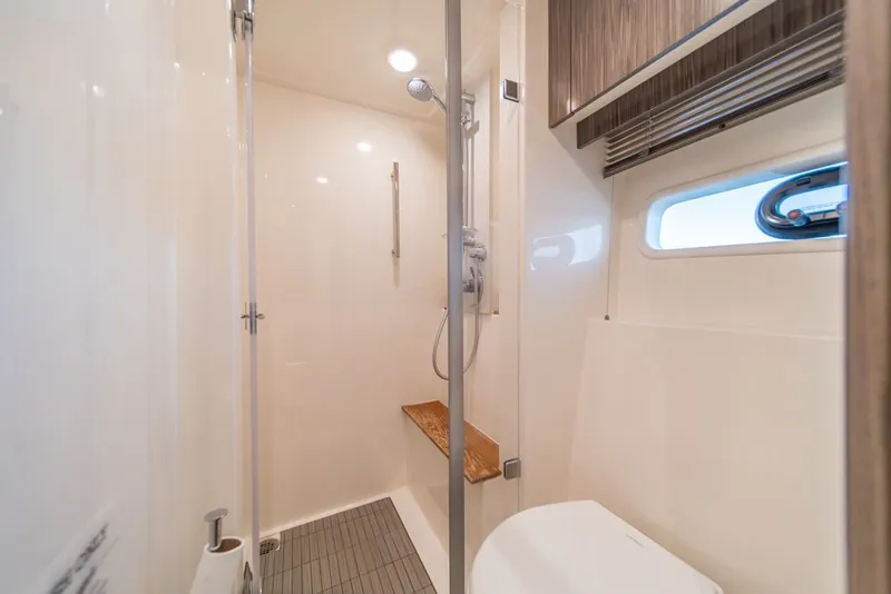 Slide: The Image of Sea Ray Sundancer 510 Signature 2018 - 37