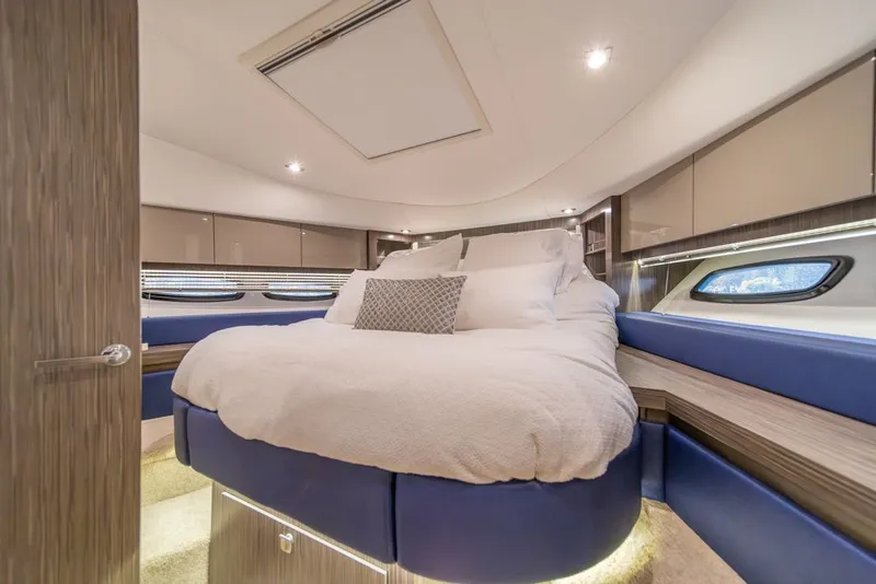 Slide: The Image of Sea Ray Sundancer 510 Signature 2018 - 38