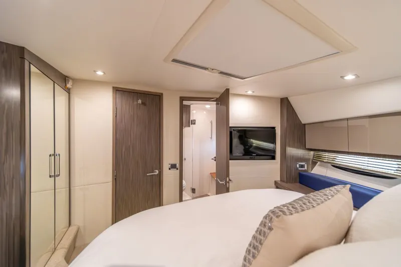 Slide: The Image of Sea Ray Sundancer 510 Signature 2018 - 39