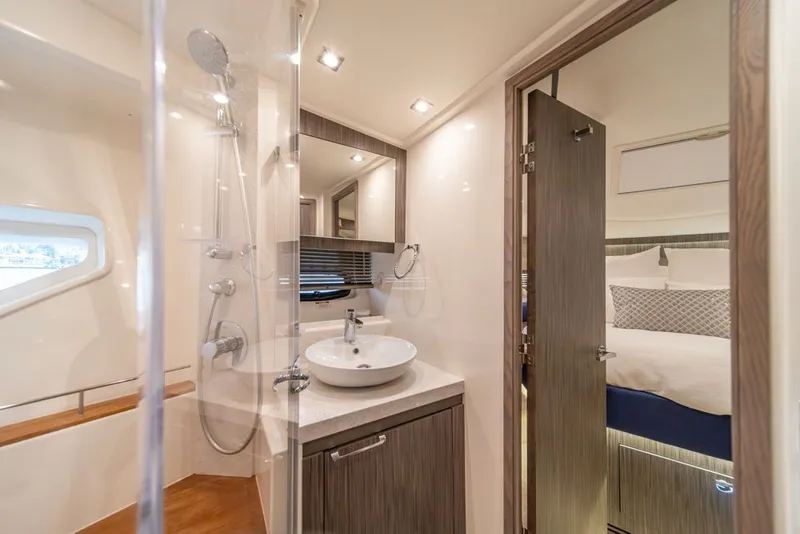 Slide: The Image of Sea Ray Sundancer 510 Signature 2018 - 40