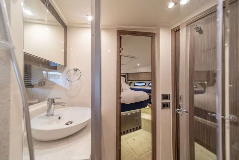 Slide: The Image of Sea Ray Sundancer 510 Signature 2018 - 41