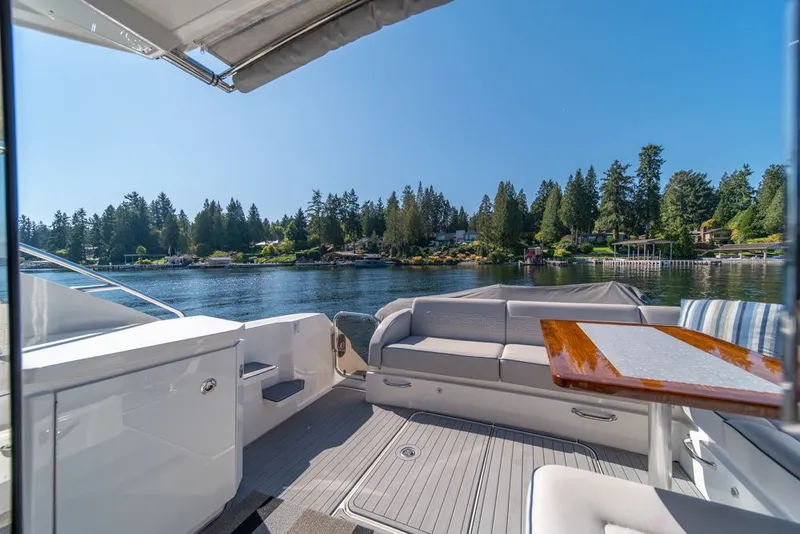 Slide: The Image of Sea Ray Sundancer 510 Signature 2018 - 46