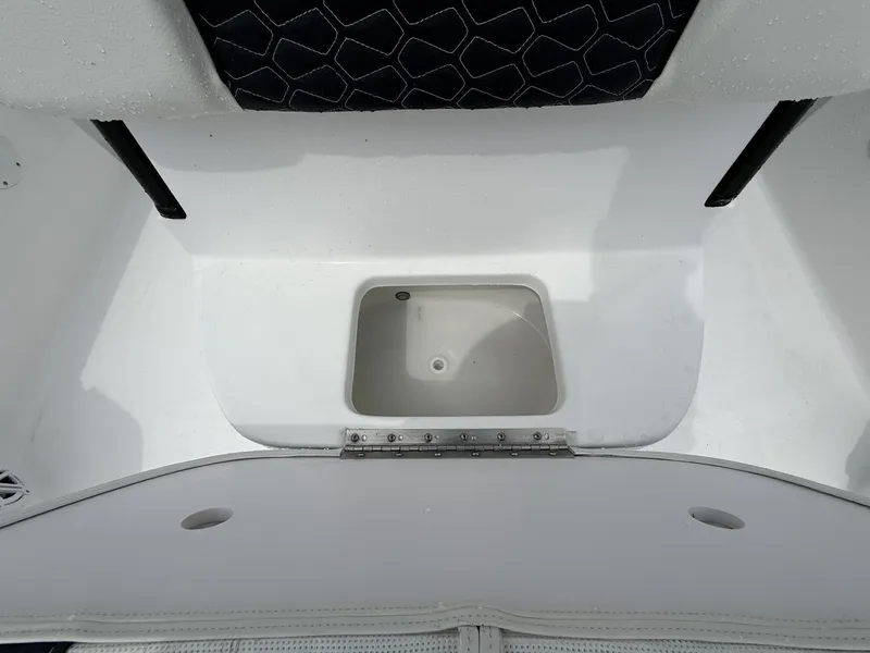 Slide: The Image of Tidewater 2410 Bay Max 2026 - 7