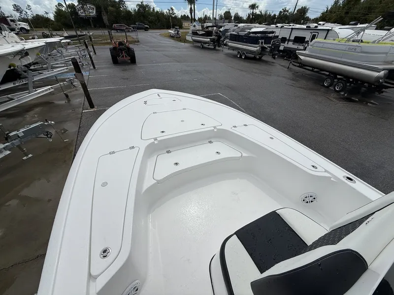 Slide: The Image of Tidewater 2410 Bay Max 2026 - 8