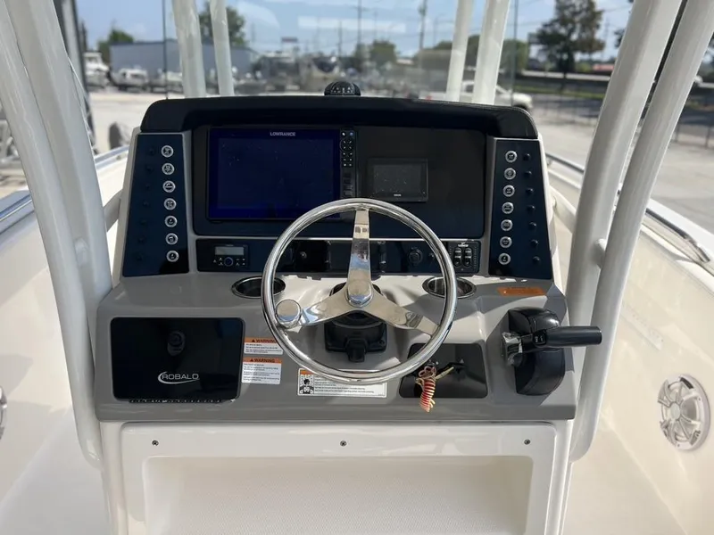 Slide: The Image of Robalo R230 Center Console 2023 - 10