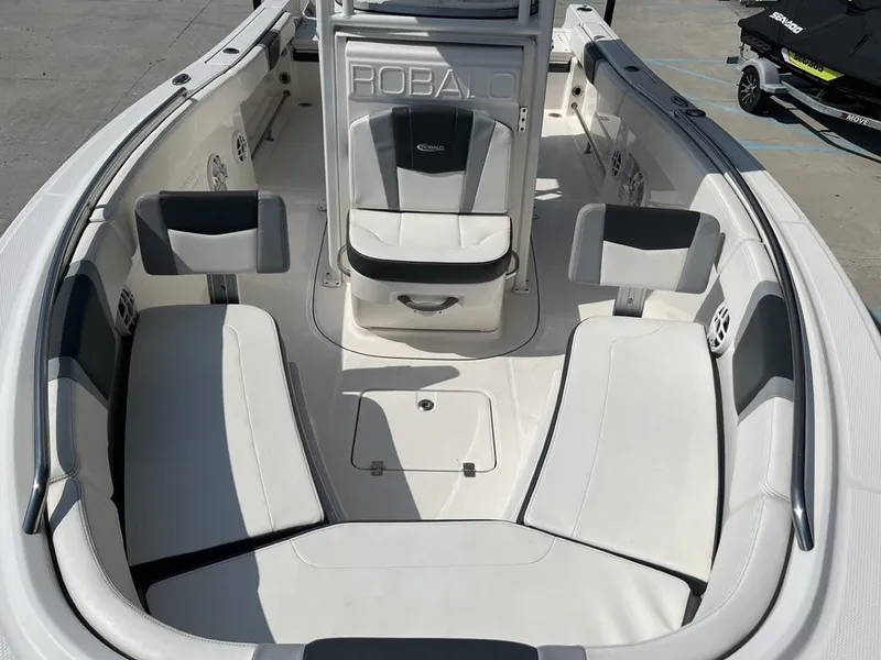 Slide: The Image of Robalo R230 Center Console 2023 - 16