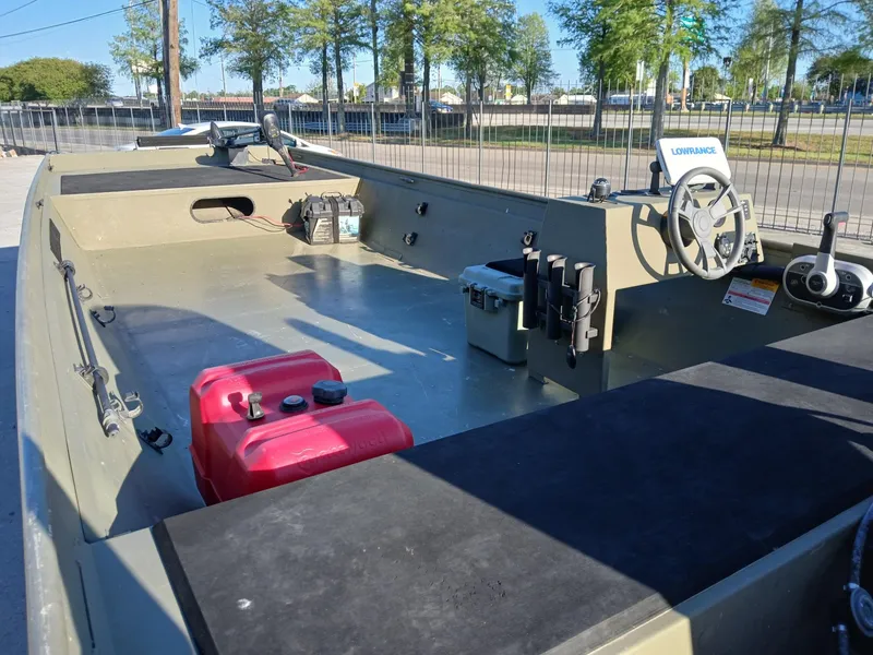 Slide: The Image of Lowe Roughneck U2070CC 2020 - 13