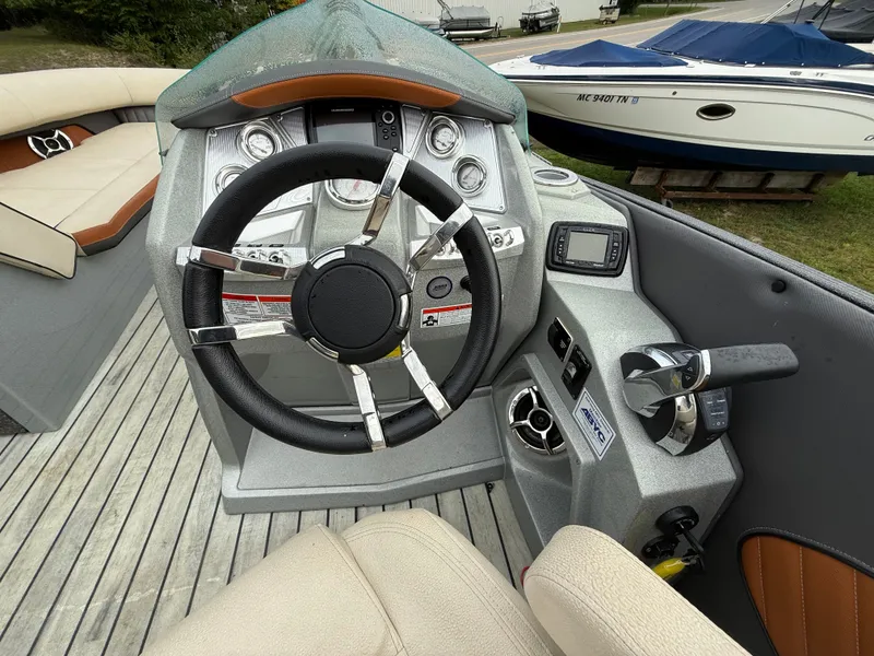 Slide: The Image of Crest 250 Savannah 2016 - 15