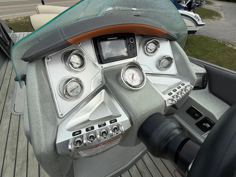 Slide: The Image of Crest 250 Savannah 2016 - 16