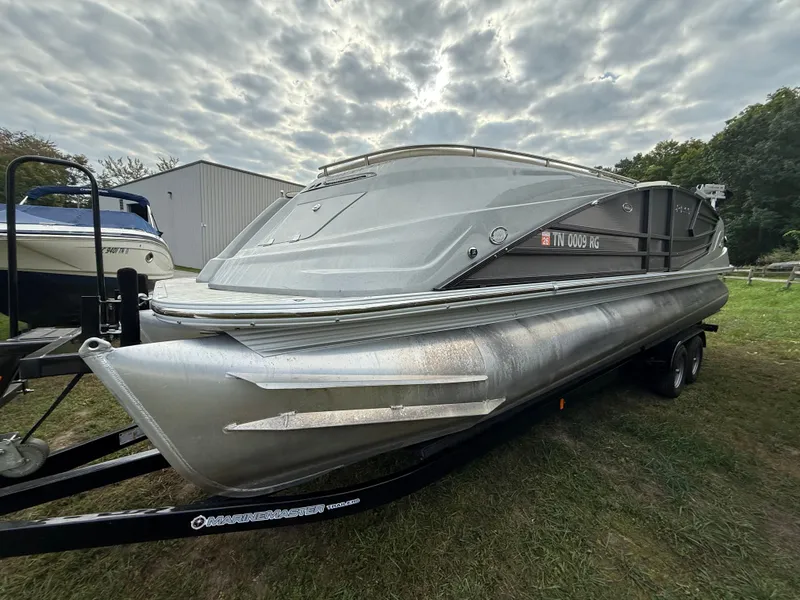 Slide: The Image of Crest 250 Savannah 2016 - 3