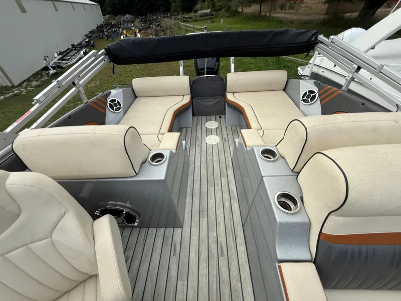 Slide: The Image of Crest Savannah 250 2016 - 12