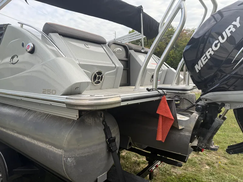 Slide: The Image of Crest Savannah 250 2016 - 4