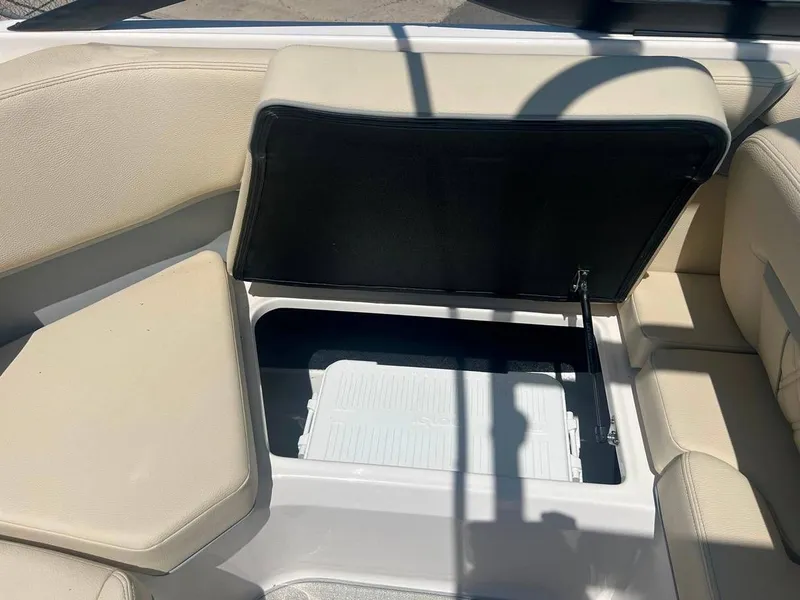 Slide: The Image of Regal 2000ES 2023 - 8