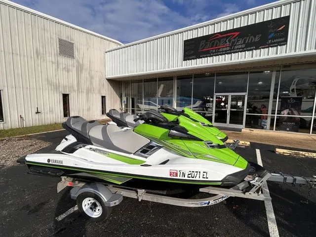 Slide: The Image of Yamaha FX Cruiser HO 2016 - 11