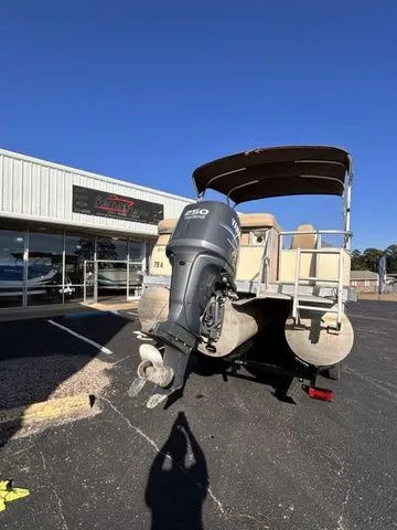 Slide: The Image of Bennington 2575QXi 2008 - 3