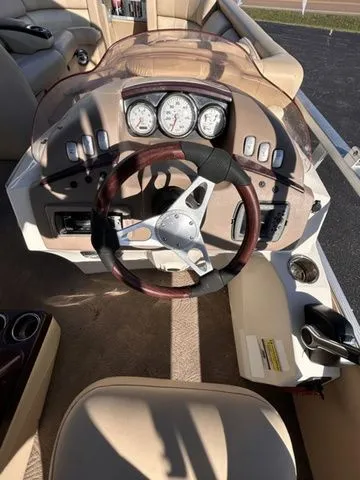 Slide: The Image of Bennington 2575QXi 2008 - 6