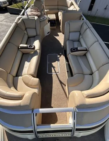 Slide: The Image of Bennington 2575QXi 2008 - 7