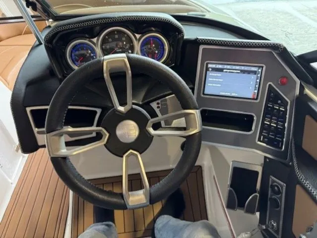 Slide: The Image of MasterCraft XT22 2020 - 9