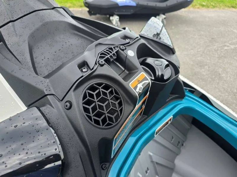 Slide: The Image of Sea-Doo GTI E 130 w/ Sound 2026 - 18