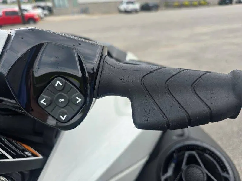 Slide: The Image of Sea-Doo GTI E 130 w/ Sound 2026 - 19