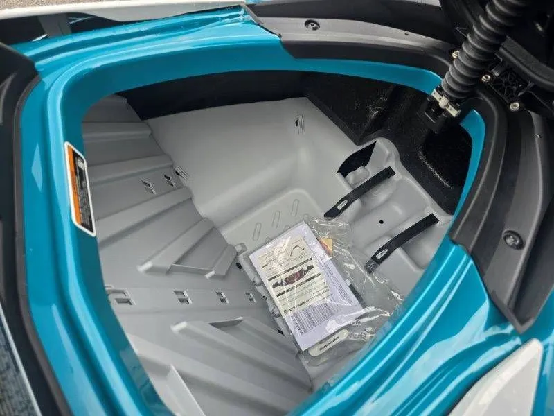 Slide: The Image of Sea-Doo GTI E 130 w/ Sound 2026 - 28