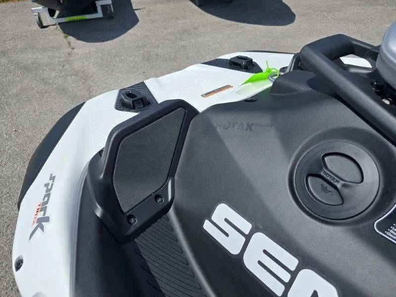 Slide: The Image of Sea-Doo Spark Trixx 2026 - 39