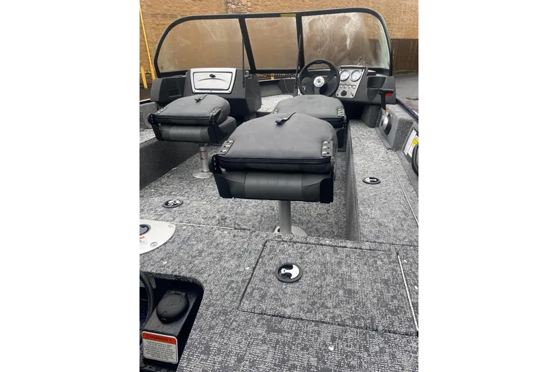 Slide: The Image of Tracker Pro Guide V-16 WT 2026 - 46