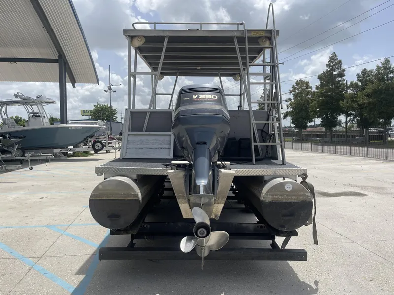 Slide: The Image of Pontoon 29 Beachcomber 1985 - 15