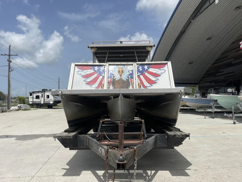 Slide: The Image of Pontoon 29 Beachcomber 1985 - 17