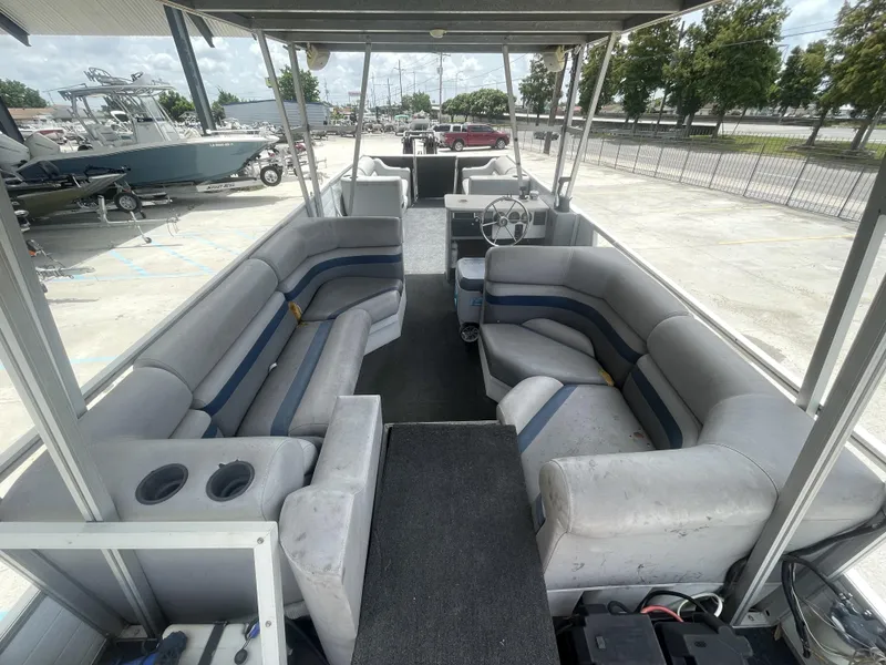 Slide: The Image of Pontoon 29 Beachcomber 1985 - 19