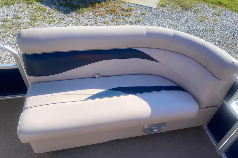 Slide: The Image of 2014 Godfrey SWEETWATER 2086 boat seat with beige and blue upholstery. - 4
