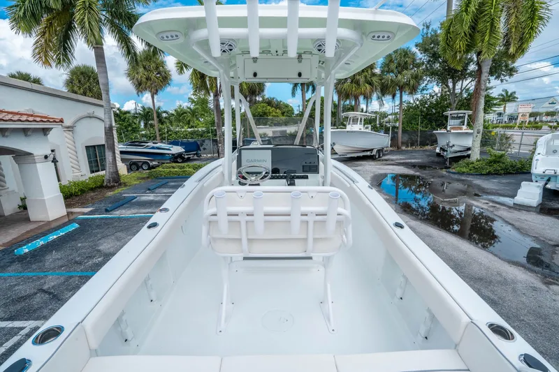 Slide: The Image of Sea Hunt Ultra 219 2026 - 9