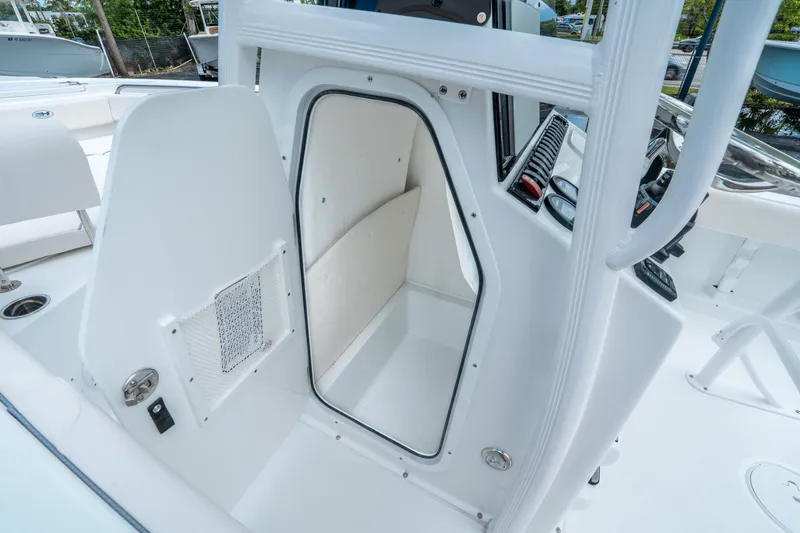 Slide: The Image of Sea Hunt Ultra 219 2026 - 17