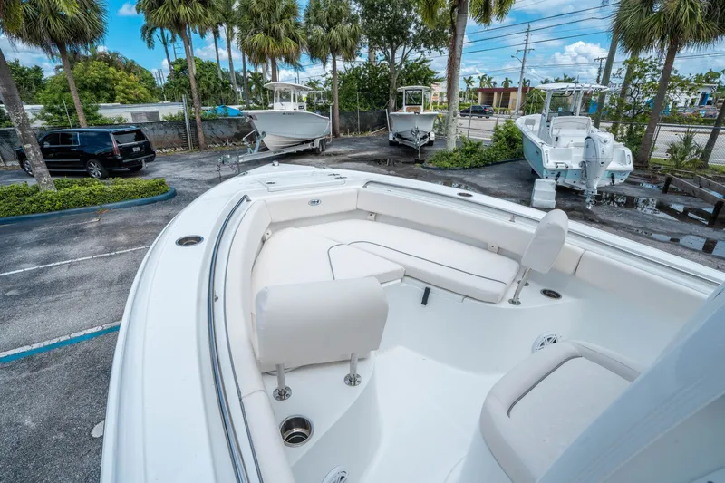 Slide: The Image of Sea Hunt Ultra 219 2026 - 18