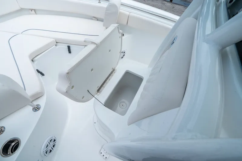 Slide: The Image of Sea Hunt Ultra 219 2026 - 23